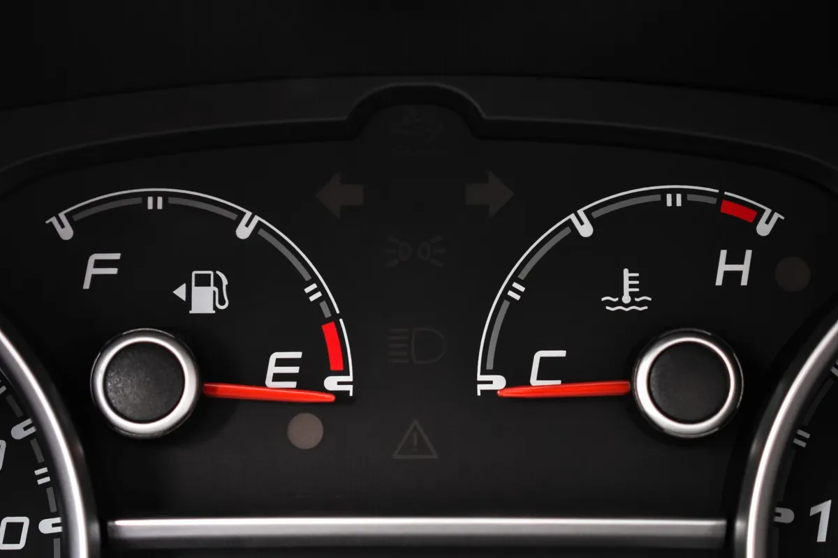 Dashboard en boordcomputer van een moderne vrachtwagen
